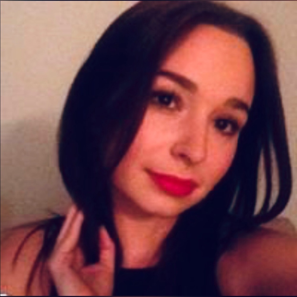 Meet your Posher, Crystal